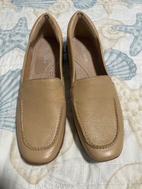 Classic Women's Tan Leather Loafers - Comfortable Slip-On